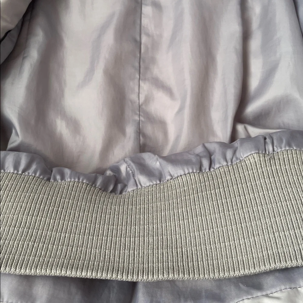 Tahari Light Gray Puffer Jacket. Size Medium. - Picture 6 of 7